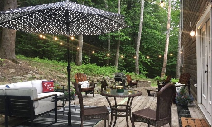 Thornton House | White Mountains sleeps 11 PET FRIENDLY with indoor/outdoor pools, hiking/biking