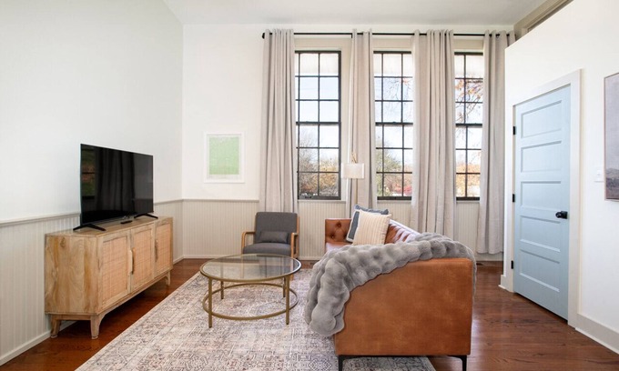 Alcoa Apartment | White Nest Retreat - LUX Updates - 5 mins from TYS