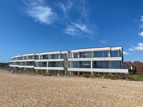 Eastbourne Villa | White Point beach house