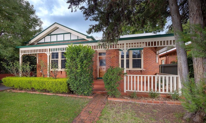 Albury House | White Rabbit on Jones - Stunning three bedroom classic in the heart of Albury