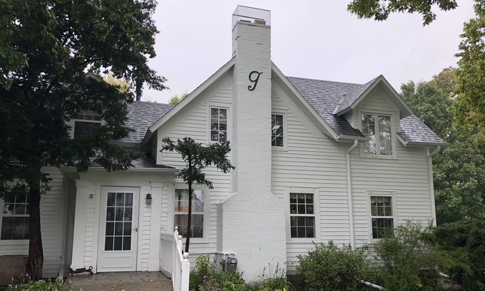 Coon Rapids Bed & Breakfast | Whiterock Conservancy - Harvest Room in the Historic Garst Farmhouse