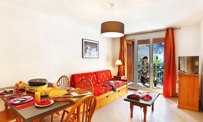 Ax-les-Thermes Apartment | Wifi, 50m from resort center, fitness, swimming pool, sauna, parking, ski locker, 28m²