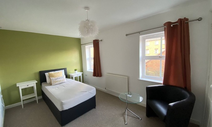 Wellingborough House | Wilce House - 4 Bedroom House in Wellingborough