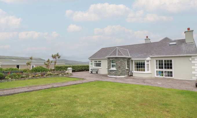 Portmagee Cottage | WILD ATLANTIC WAY COUNTRY COTTAGE in Portmagee, County Kerry