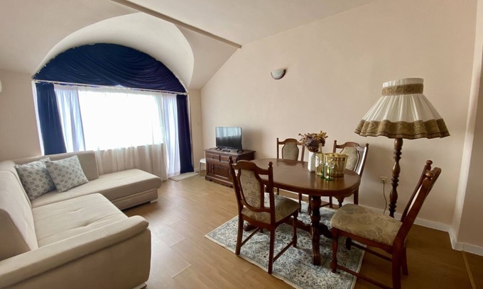 Saints Constantine and Helena Apartment | Wild Cherry Apartments - Apartment with FREE parking for 2 + 3