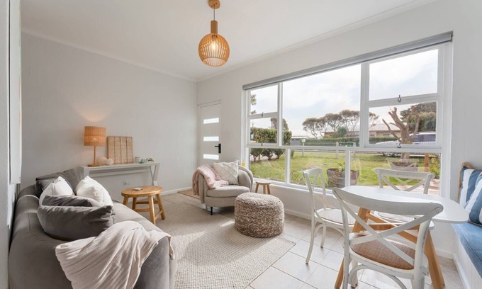 Goolwa South House | Wild Rose Cottage, WIFI, 100M to the water