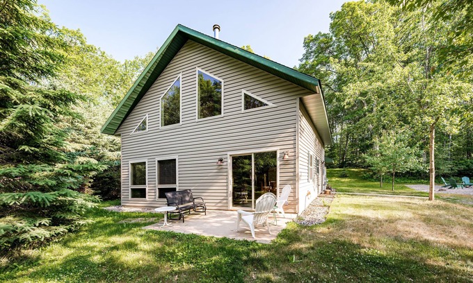 McGregor Cabin | Wilderness Cabin - Nature Retreat in Peaceful Woods near Big Sandy Lake