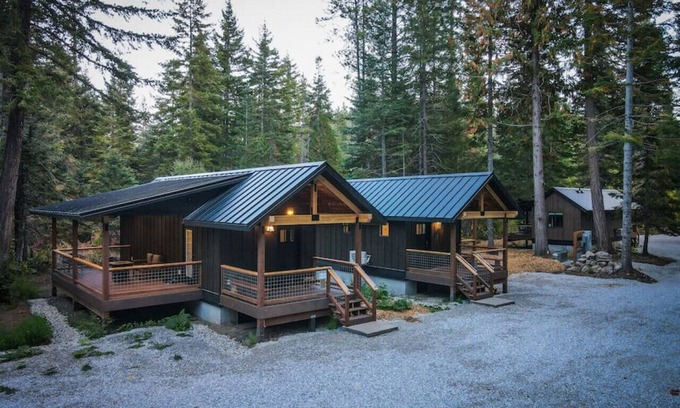 Leavenworth Cabin | "Wilderness Lodge" 1 bedroom cabin in the woods