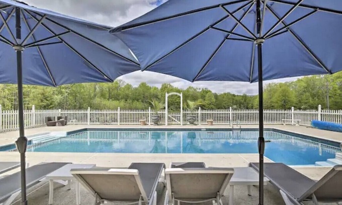 Gardiner House | Wildflower Lotus Farm a Luxurious 5bd Home w/Pool, Firepit and more