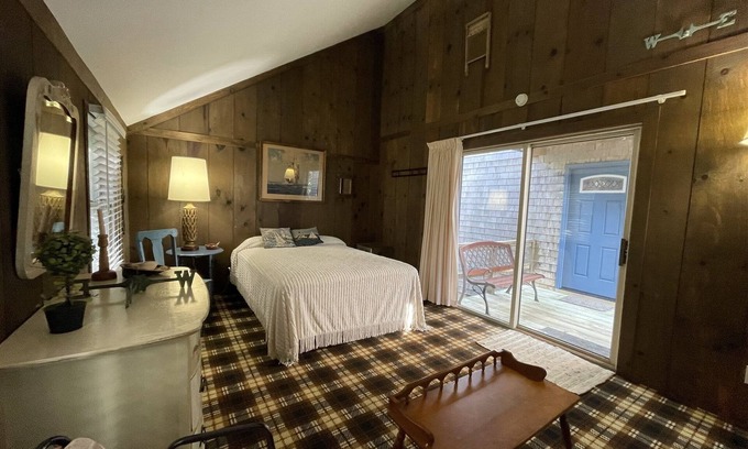 Hatteras House | Will's Hideaway 3 Bedroom Cottage by RedAwning