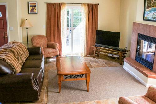 Bass Lake Apartment | Willard Lake House