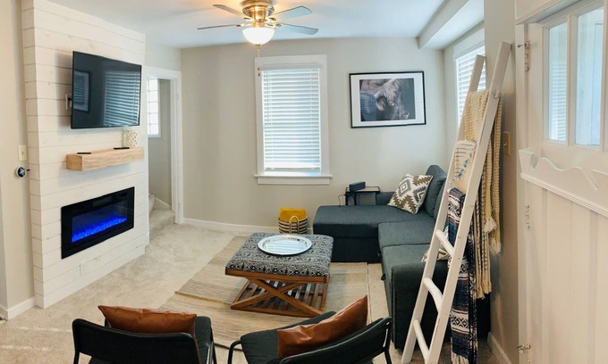 Williams Bay Cottage | Williams Bay cottage, <1 mile to beach