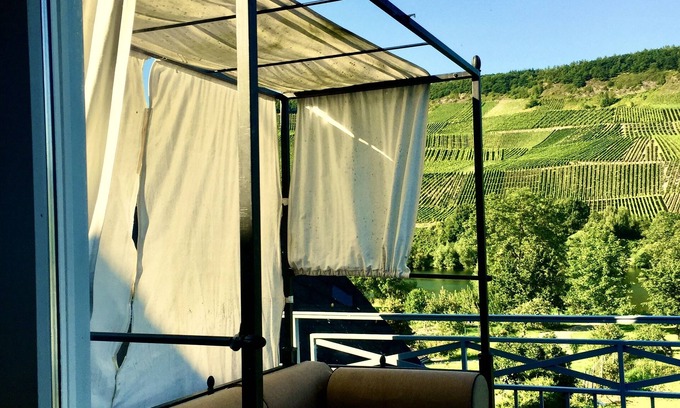 Andel Apartment | Willkommen Direkt am Moselufer Inkl. Blick auf Weinberge