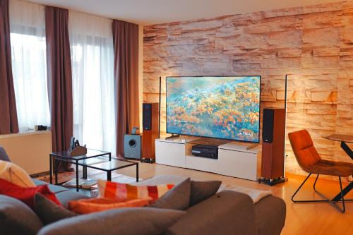 Herrenberg Apartment | Willkommen im Taros Home - Deluxe Apartment, der Wohlfühl Oase mit Balkon, HiFi Music, Coffee, 3 Betten und Homeoffice Platz