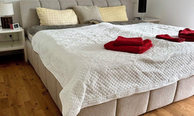 Geismar Apartment | Willkommen in der Wohnung - dem Perfekten Rückzugsort im Herzen der Bezaubernden Rhön und dem Grünen Herzen Deutschlands. Diese neu Erbaute Wohnung Bietet Nicht nur Modernes Design, Sondern Auch ein Einzigartiges Ambiente Direkt im Grünen mit Gemütli