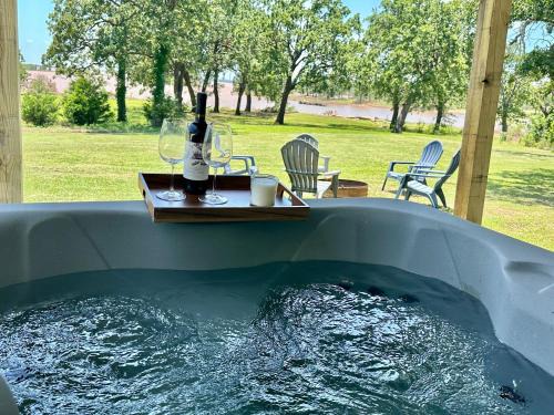 Madill Other | Willow Heaven - Lakefront Cabin Escape