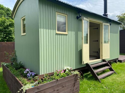 Thistley Green Cabin | Willow Shepherd Hut
