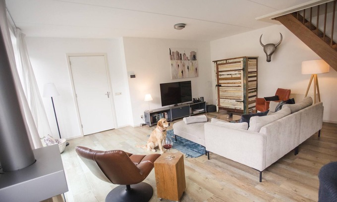 Ameland Apartment | Willow Villa 18 with 7 beds, cot, 1 sauna and 2 bathrooms