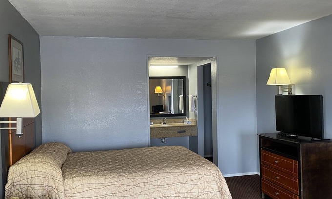 Cushing Hotel | Wilshire Inn