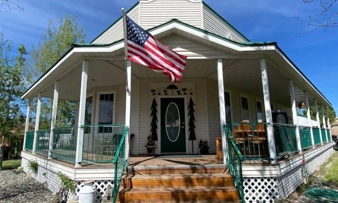 Winchester House | Winchester Idaho Lake House RELAX Pool Games FUN Getaway Fish Hunt Hike Sleeps 8
