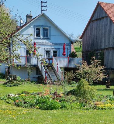 Birstein House | Wind in den Weiden, Übernachten am Bachlauf