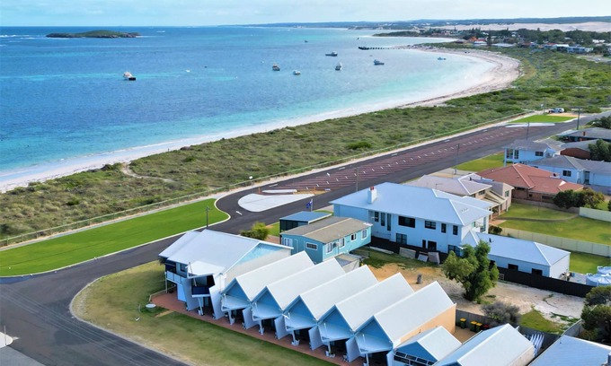 Lancelin Apartment | Windsurfer Beach Chalet - 4