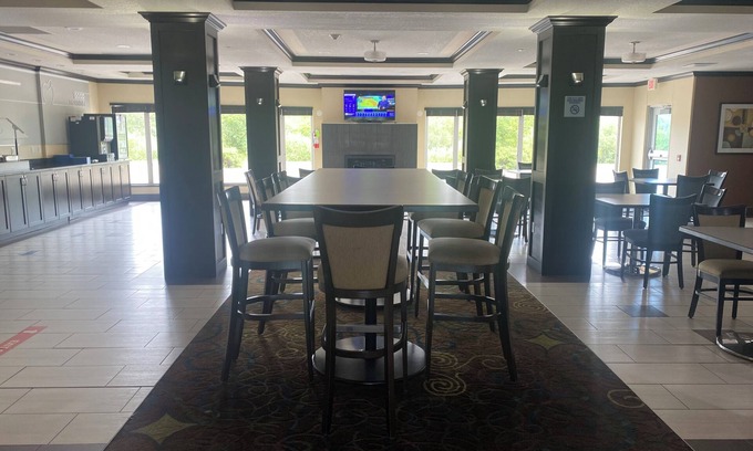 Fort Saskatchewan Hotel | Wingate by Wyndham Fort Saskatchewan