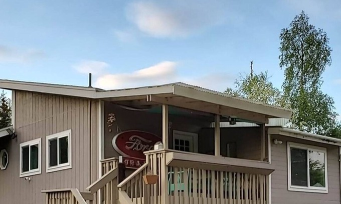 Wasilla House | Winona Street Retreat