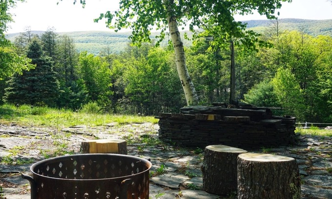 Saugerties Apartment | Winter Farm Escape: Animals, Sauna & Mountain View