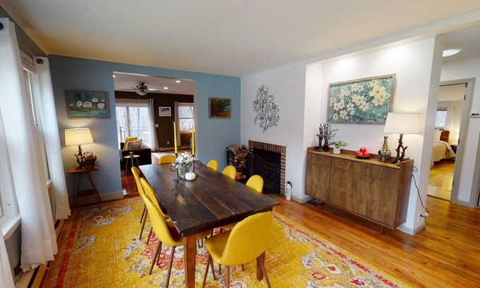 Mendon House | Winter Lore – 4BR Mountain Getaway w/Hot Tub, Game Room & Pet-Friendly Vibes!