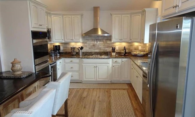 Roseland House | Wintergreen Resort - On the Mountain- Walk to Slope -Gourmet Kitchen- Lux- Beautiful Decor- Grill