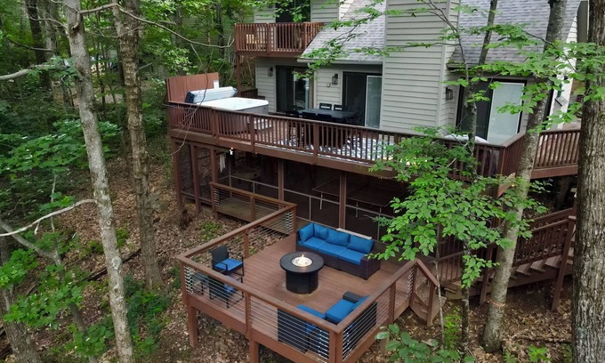 Chestnut Springs House | Wintergreen Retreat: Cabin with Hot Tub, Nestled in Woods, Hiking, Game Room