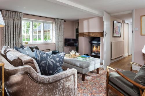 Urchfont House | Wisteria Cottage