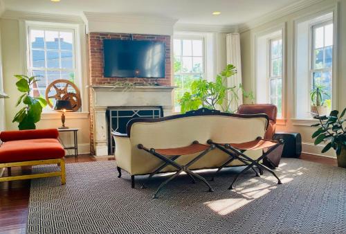 Hudson Hotel | Wm. Farmer and Sons