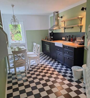 Siegen Apartment | Wohnen am Waldrand, zentral und ruhig