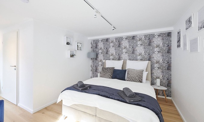 Holtensen Apartment | Wohnträumerei Design Apartment mit Netflix, kostenloses Wlan, Boxspringbett