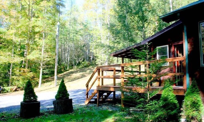 Del Rio Cabin | Wolfcreek Cabin/Secluded & Romantic/Hot Tub/Acreage Bordering National Forest
