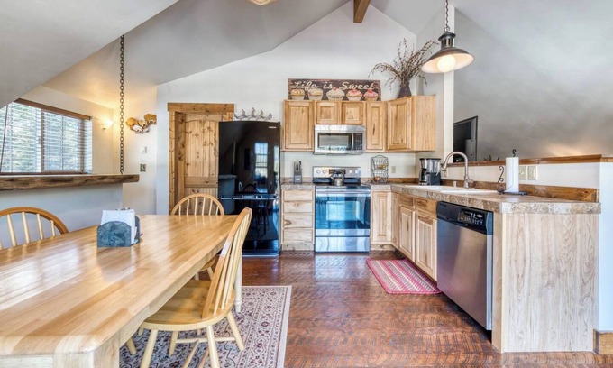 Conner Cabin | Wonderful 2 Bed 2 Bath Cabin on The Bitterroot River