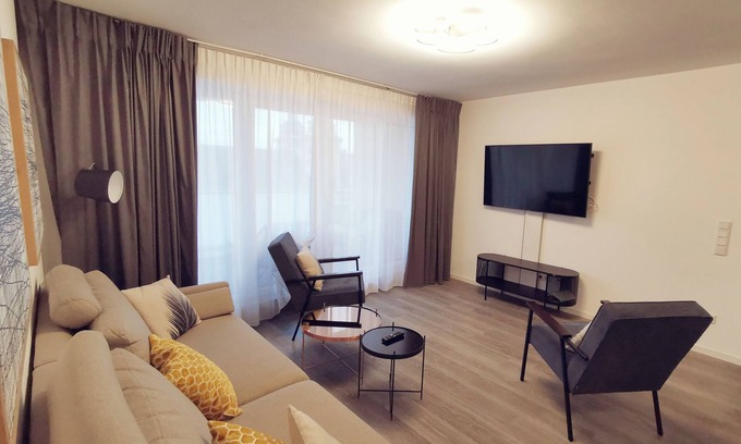 Dusseldorf Old Town Condo | WONDERFUL 3 bedroom apartment in the center