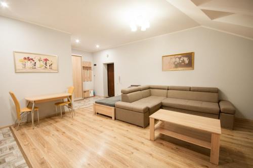 Uzhhorod Apartment | Wonderful flat on city center (Mukachivska 4/15)