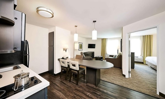 Las Vegas Hotel | Wonderful Place To Stay! Short Drive to Grand Flamingo Plaza Recreation Area