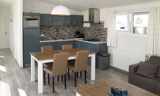 West-Graftdijk House | Wonderful private villa for 4 people with WIFI, TV, terrace and parking