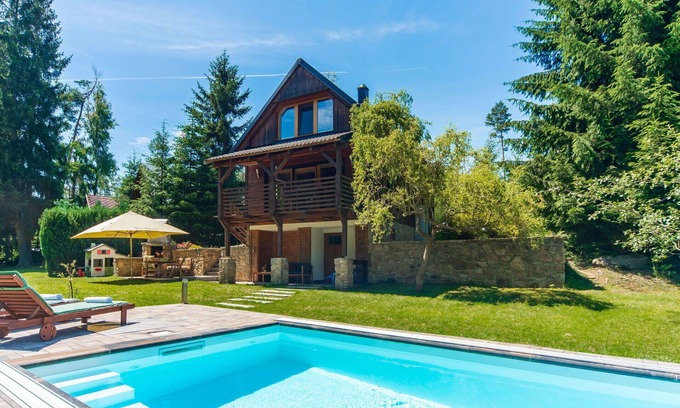 Blazejov House | Wonderful private villa with WIFI, private pool, TV, terrace, pets allowed, panoramic view, parking