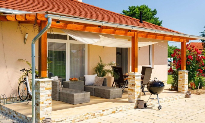 Balatonszemes House | Wonderful private villa for 6 people with WIFI, private pool, TV, terrace and parking