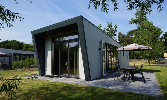 IJhorst House | Wonderful private villa for 4 people with WIFI, pool, TV, terrace and parking