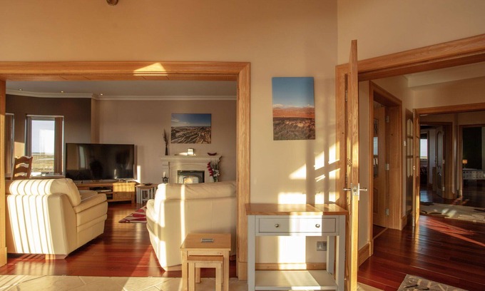 Aisgernis House | Wonderful private villa for 17 people with hot tub, WIFI, TV, patio, panoramic view and parking