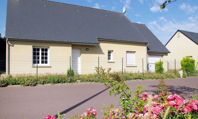 Portbail House | Wonderful private villa for 4 people with WIFI, TV, terrace, pets allowed and parking