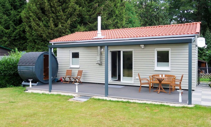 Kirburg House | Wonderful private villa for 2 guests with TV, terrace and parking