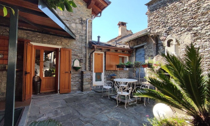 Vercana House | Wonderful private villa for 7 people with WIFI, A/C, TV, terrace, pets allowed and parking