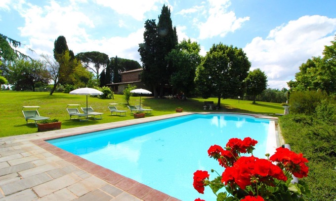 Le Piazze Villa | Wonderful private villa for 6 people with private pool, TV, pets allowed and parking